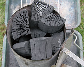 火熾し器を使った火熾しの手順1