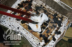 油はペーパーに染み込ませる